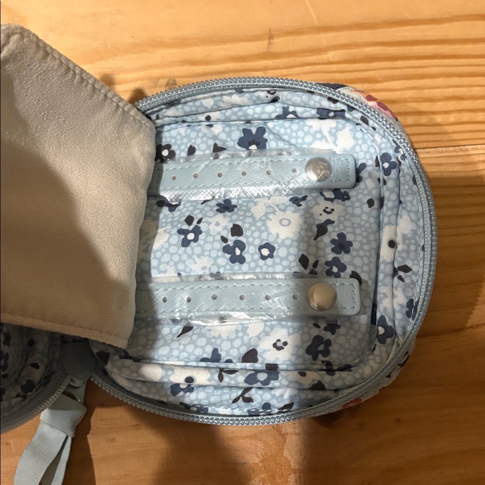 Vera Bradley Floating Garden Blue Floral Hanging Toiletry Bag & Jewelry Case EUC - Picture 14 of 14